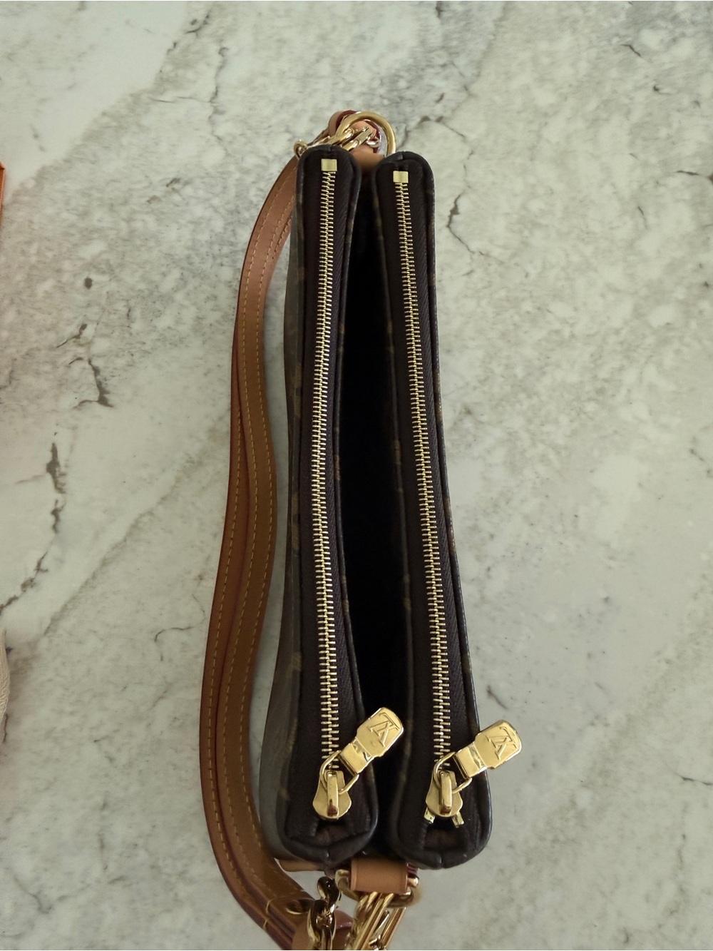 Louis Vuitton Monogram Pochette Liv with Vachetta Trim and Gold Chain - Picture 14 of 15